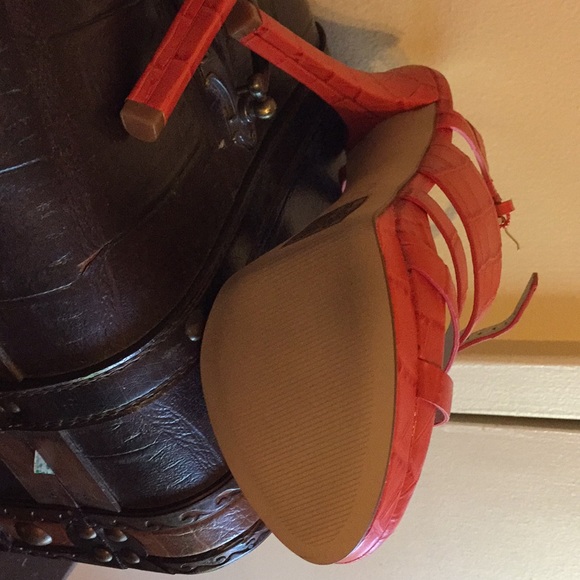 Michael Kors Nadia Platform Shoes - Picture 4 of 5